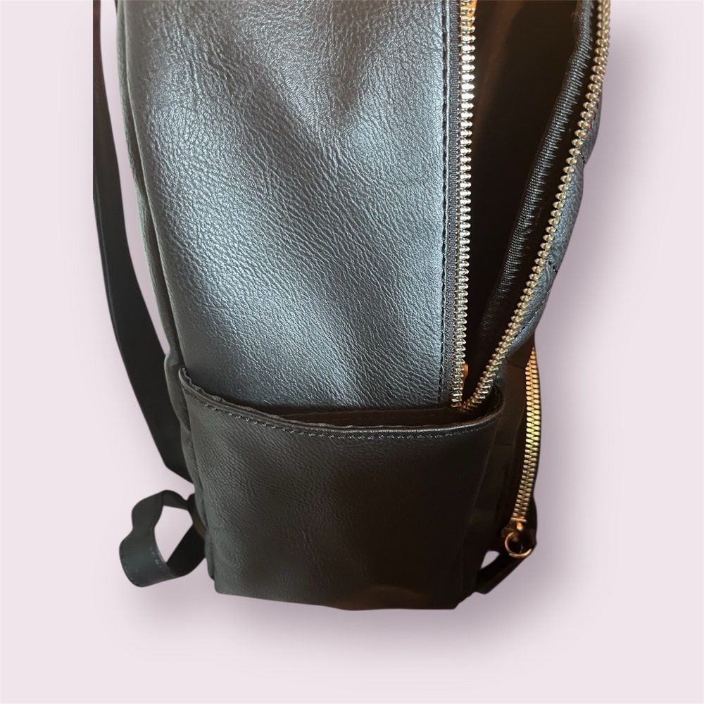 🖤 Chic Black Quilted Mini Backpack - Picture 8 of 8